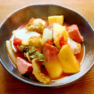 薩摩芋と白菜と厚切りハムのトマト煮